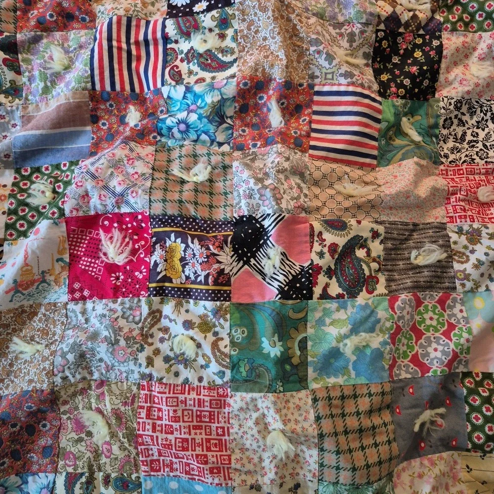 VTG Handmade Patchwork Lap Quilt Cotton Paisley Floral 34